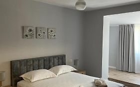 Theranda Apartament